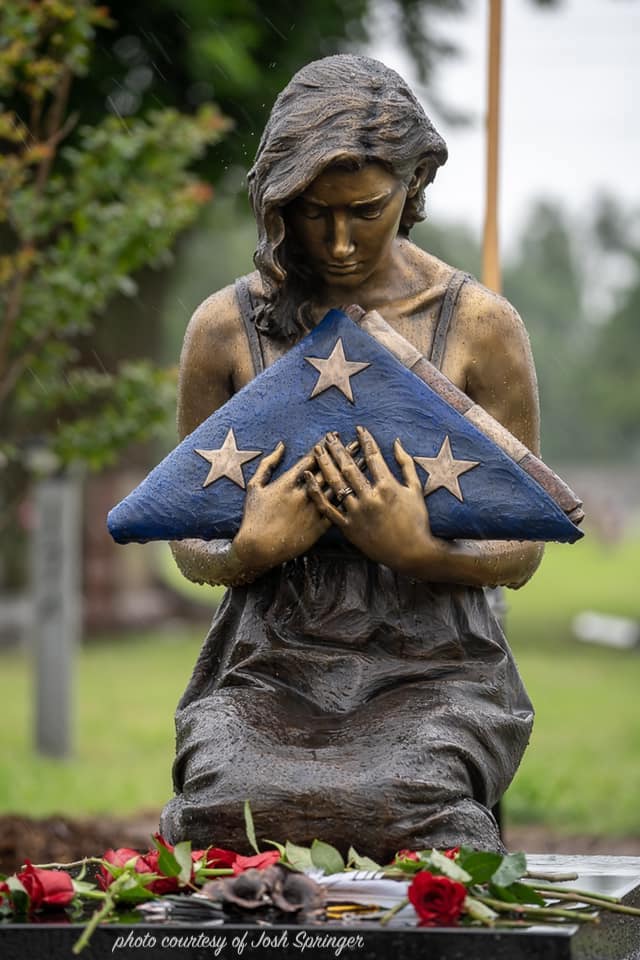 Gold Star Mother sculpture, Sutton Betti
